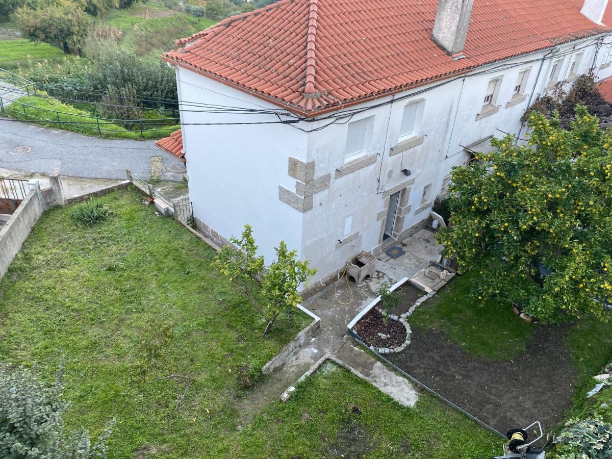 Moradia T2 Em Bairro Pitoresco Da Covilhã Exterior photo